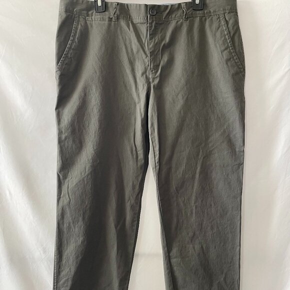 NWT Banana Republic Womens Green Mid Rise Relaxed Boyfriend Chino Pant Size 14 - Picture 1 of 11